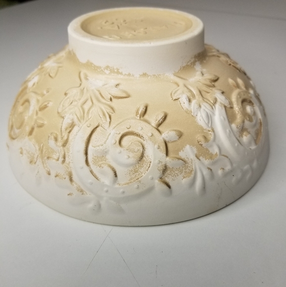 Haeger 102 Pedestal Bowl Beige Cream Tan Embossed Scroll Leaf Pattern USA - Picture 4 of 12
